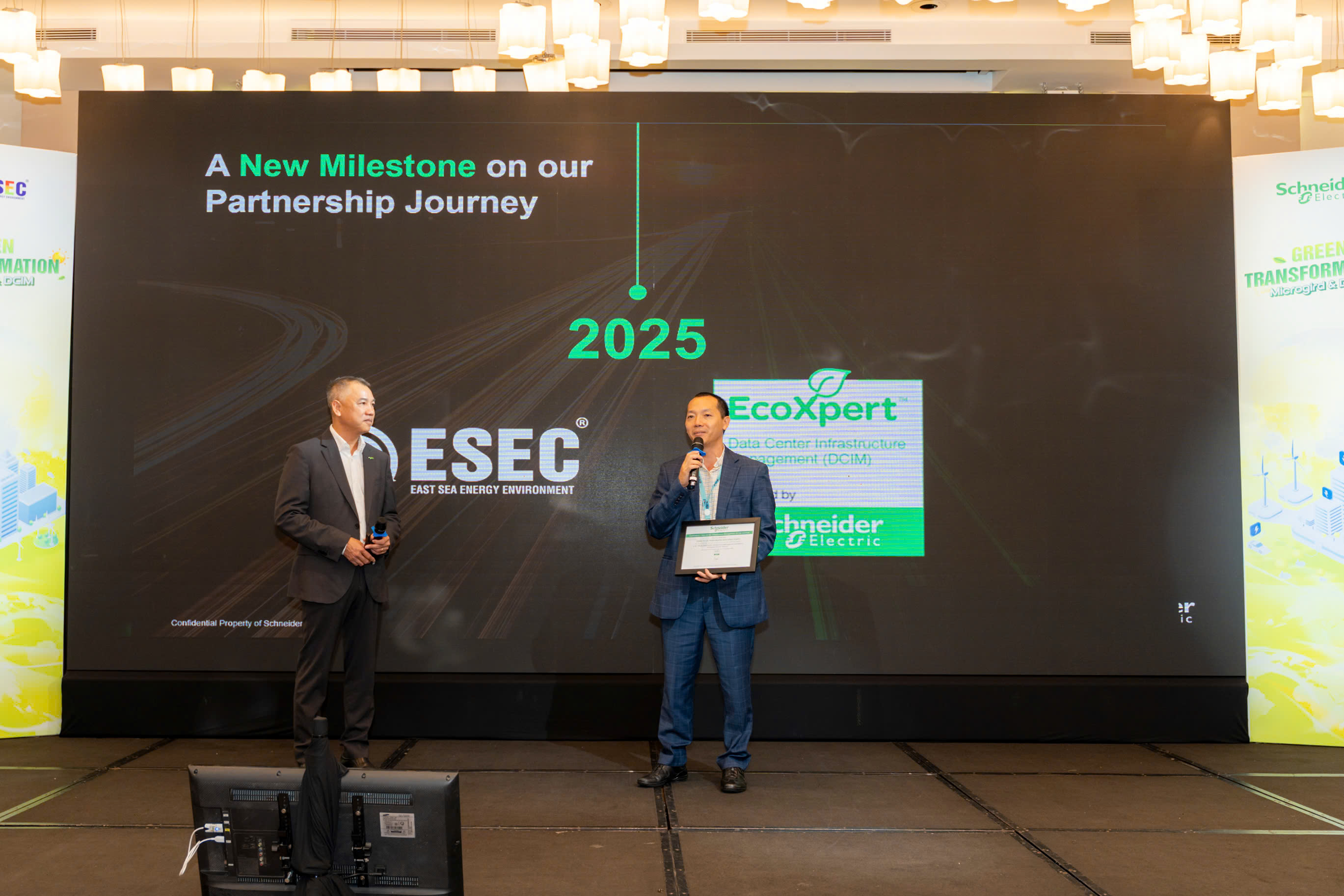 ESEC và chương trình đối tác Schneider Electric EcoXpert